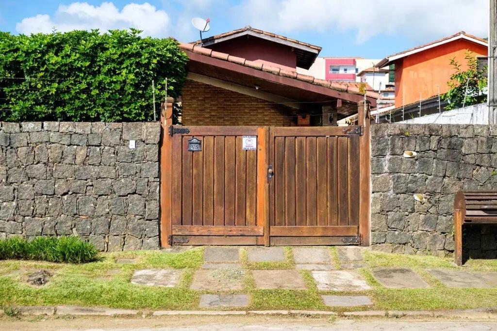 Bh4 - Bh4: Casa Com Piscina Ao Lado Da Praia Grande Ubatuba Eksteriør billede