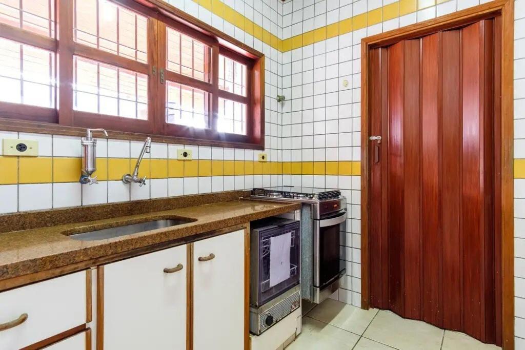 Bh4 - Bh4: Casa Com Piscina Ao Lado Da Praia Grande Ubatuba Eksteriør billede